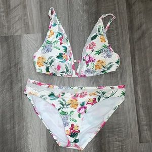 Gianni Bini floral bikini